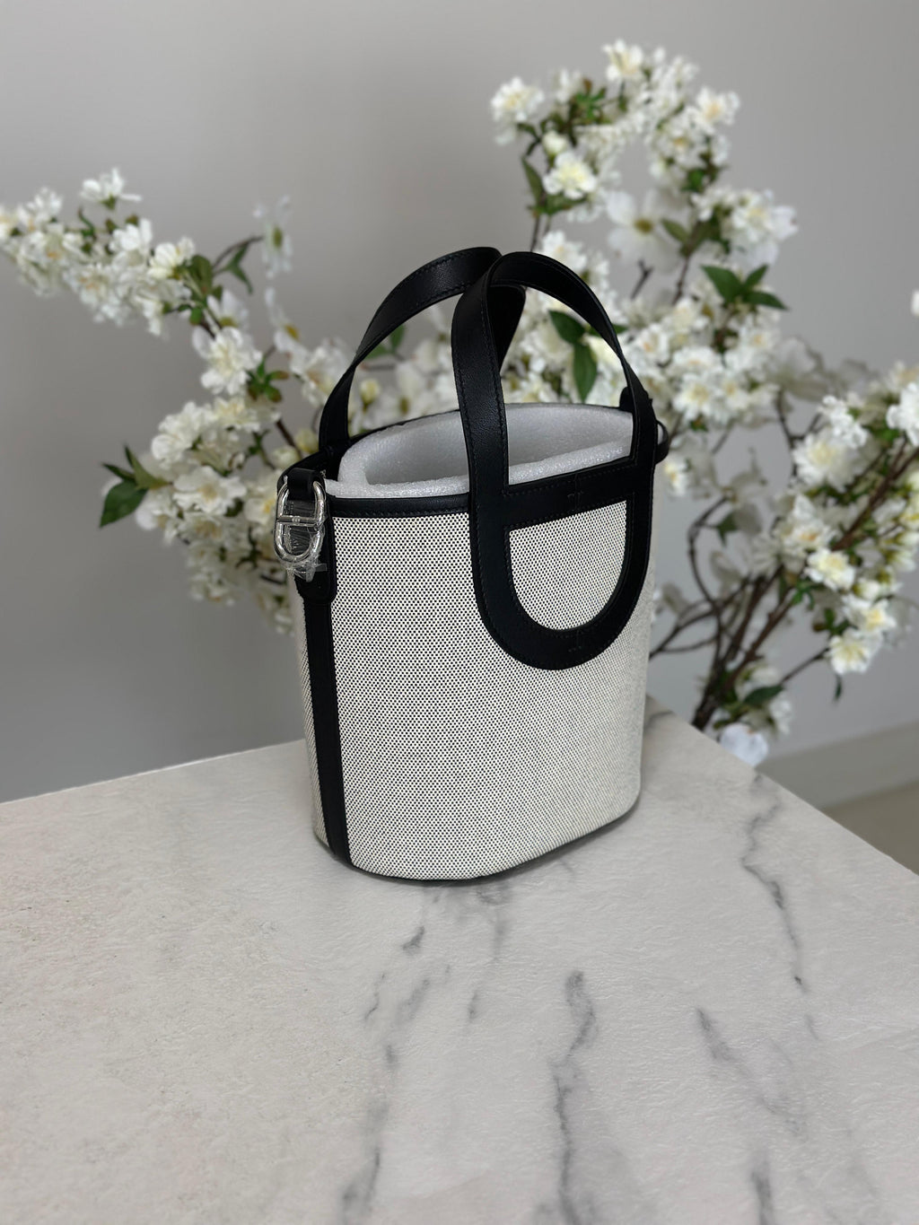 Hermès Bag | In-the-Loop 18 White Black