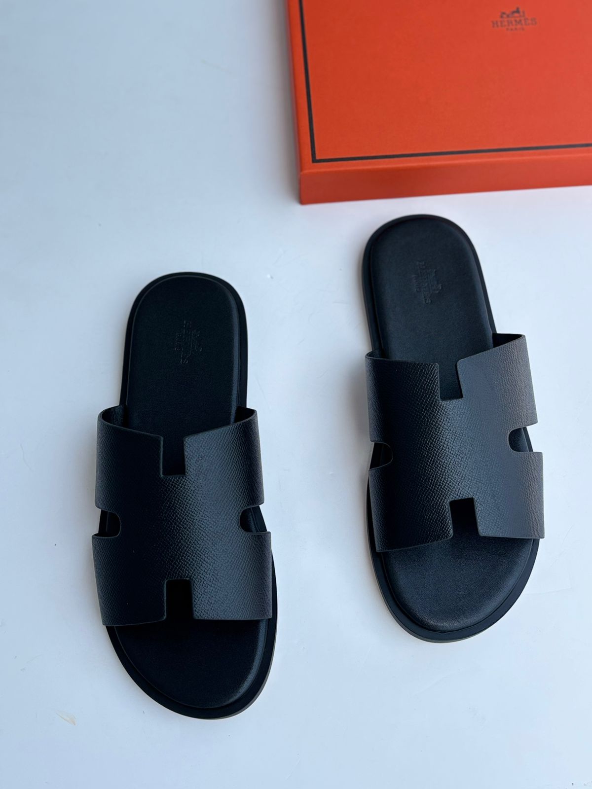 Hermes Izmir Black