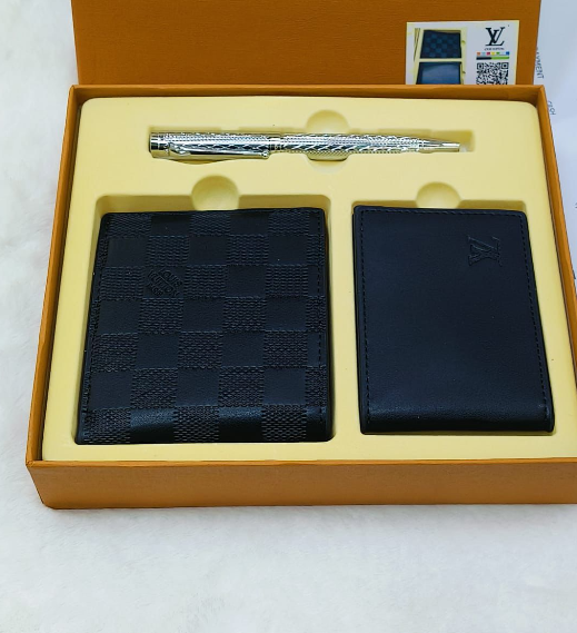 Louis Vuitton wallet gift set