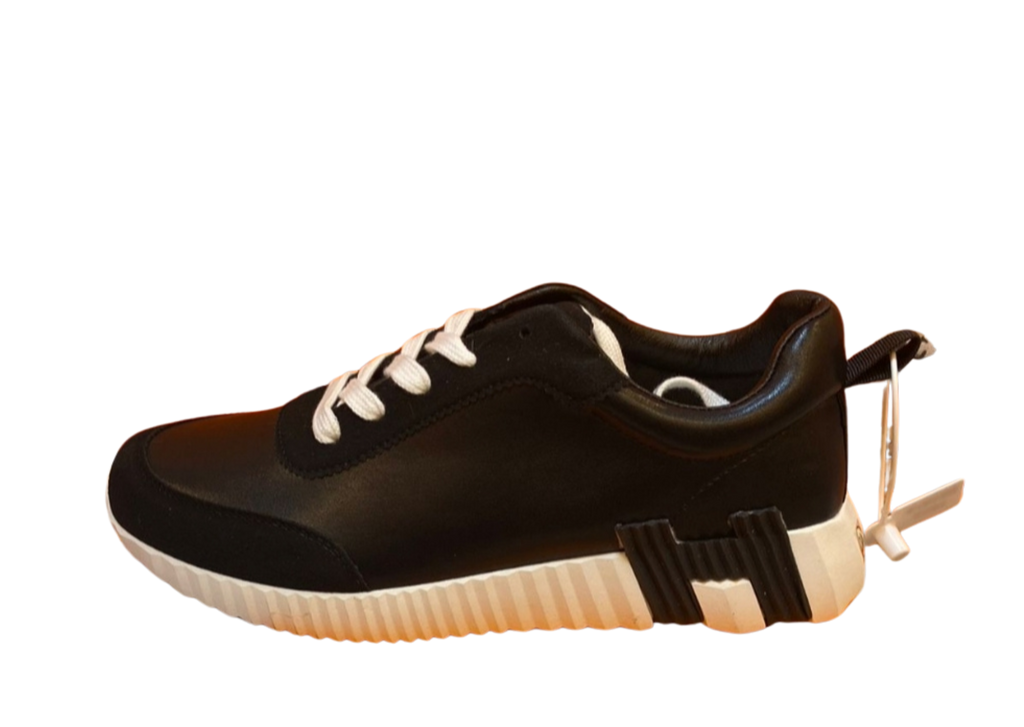 Hermes Bouncing Black & White